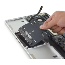 Forfait réparation remplacement trackpad MacBook Pro Retina 13 pouces 2015 A1502