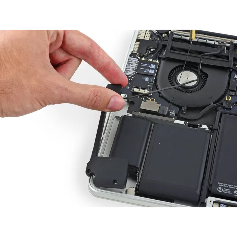 Réparation haut-parleur droit Apple MacBook Pro Retina 13 pouces A1502 Réparation haut-parleur droit Apple MacBook Pro Retina 13 pouces A1502