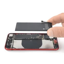 Réparation Remplacement Batterie iPhone SE 2022 sur Paris