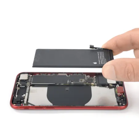 Réparation Remplacement Batterie iPhone SE 2022 sur Paris