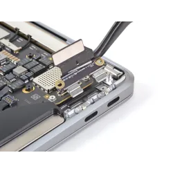 Réparation Remplacement Connecteur Charge USB-C MacBook Air 13"