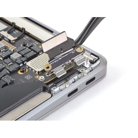 Réparation Remplacement Connecteur Charge USB-C MacBook Air 13"