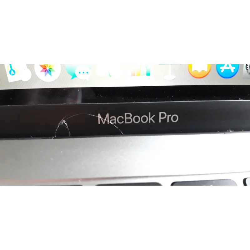 Réparation Remplacement Barre Logo Ecran Apple MacBook sur Paris Réparation Remplacement Barre Logo Ecran Apple MacBook sur Paris