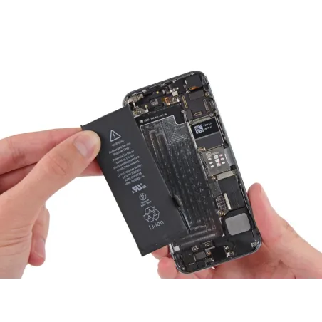 Remplacement Batterie iPhone SE