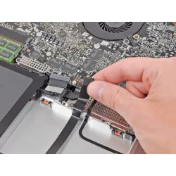 Réparation Nappe Disque Dur MacBook Pro 17\"