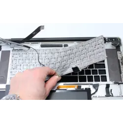 Réparation remplacement clavier Apple MacBook Pro 17\" A1297 en magasin sur Paris 