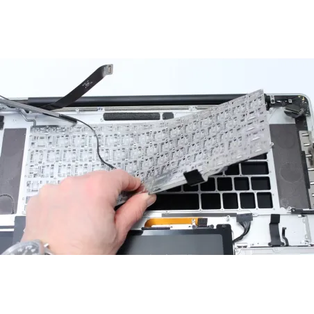 Réparation remplacement clavier Apple MacBook Pro 17\" A1297 en magasin sur Paris 