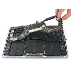 Forfait réparation carte mère MacBook Pro 13\" A1706 A1708